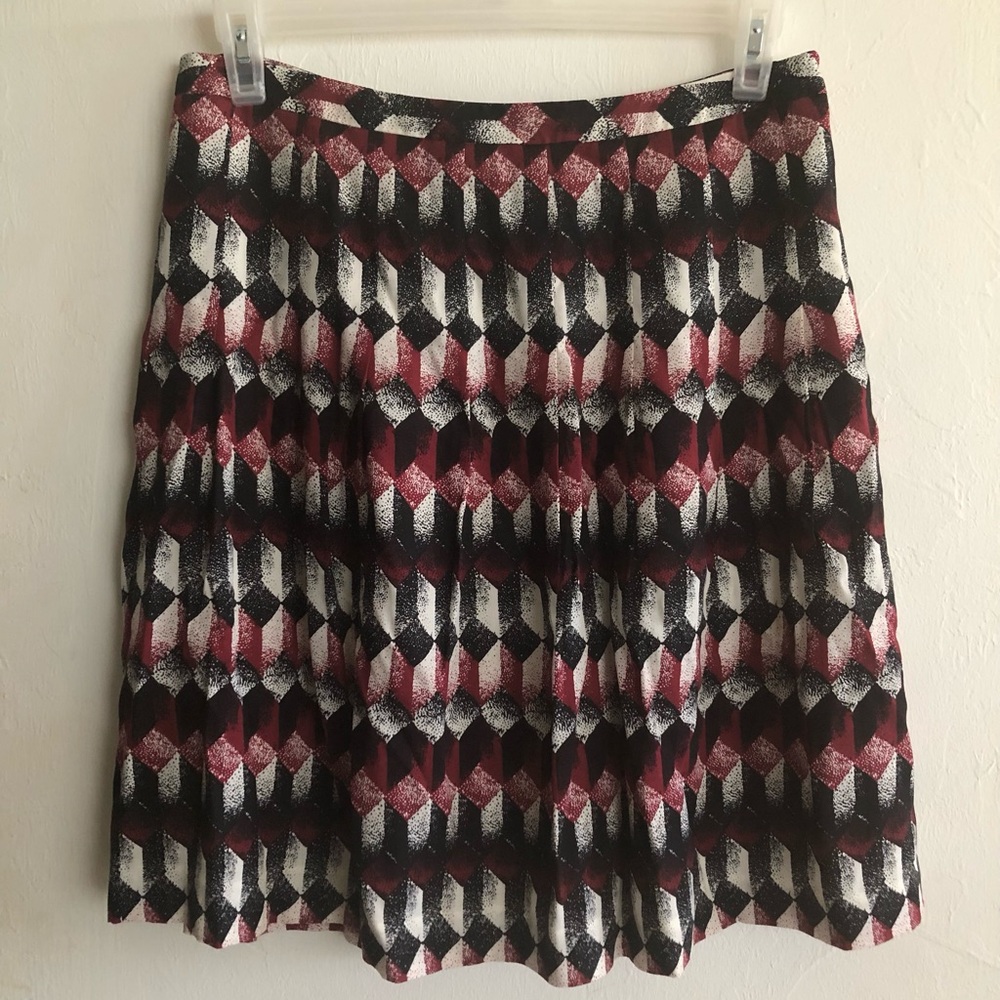 ANN TAYLOR LOFT Womens Lined Skirt Side Zipper Size 10 Pin tucks Around Hips